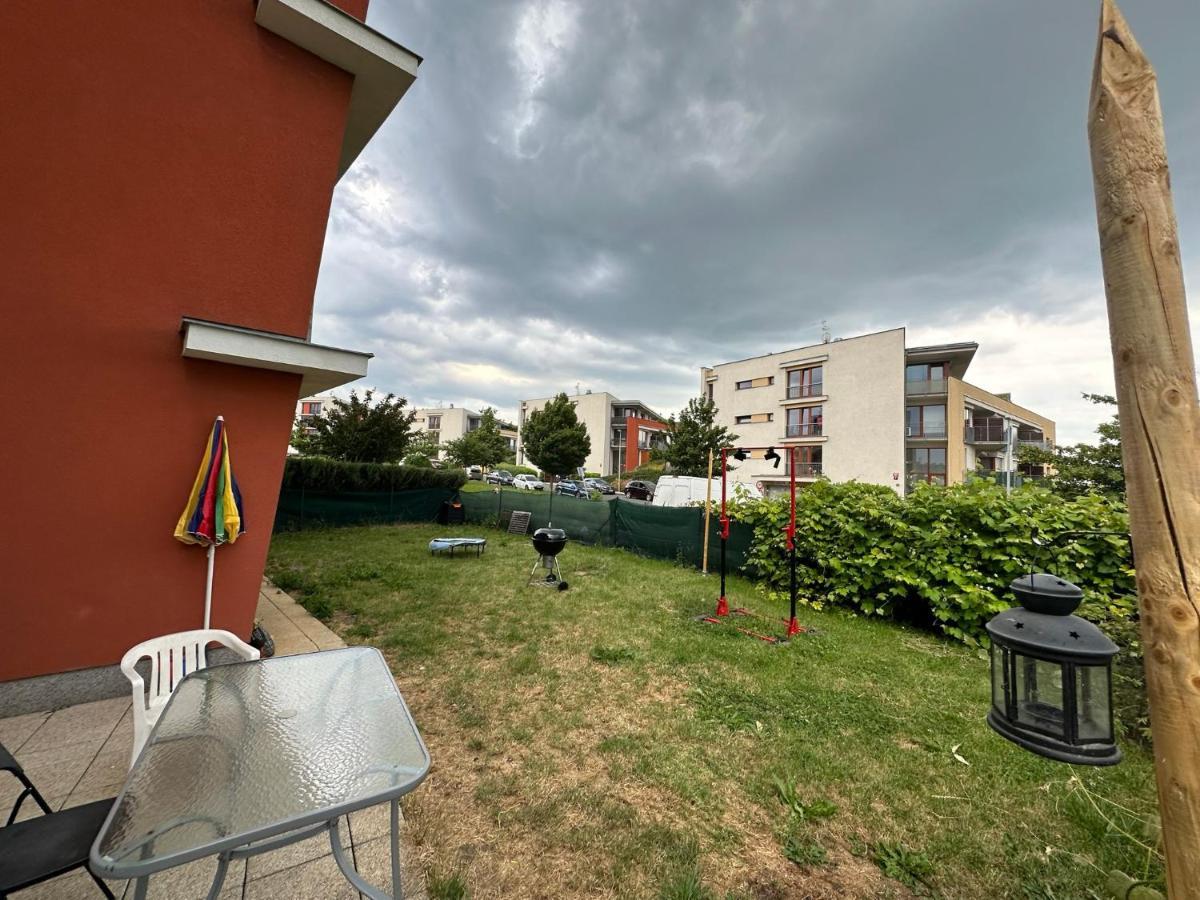 Simple With Garden 15 Min From Center&airport * Prague